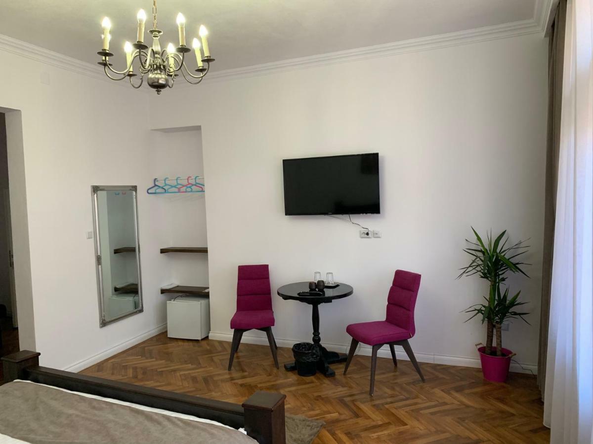 Aleea Teilor Hotel Cîmpulung Kültér fotó