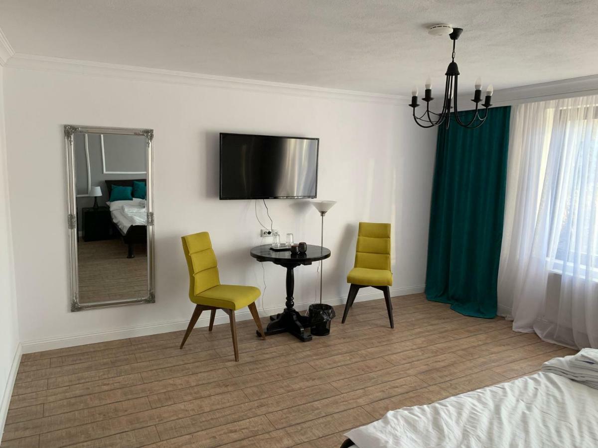 Aleea Teilor Hotel Cîmpulung Kültér fotó