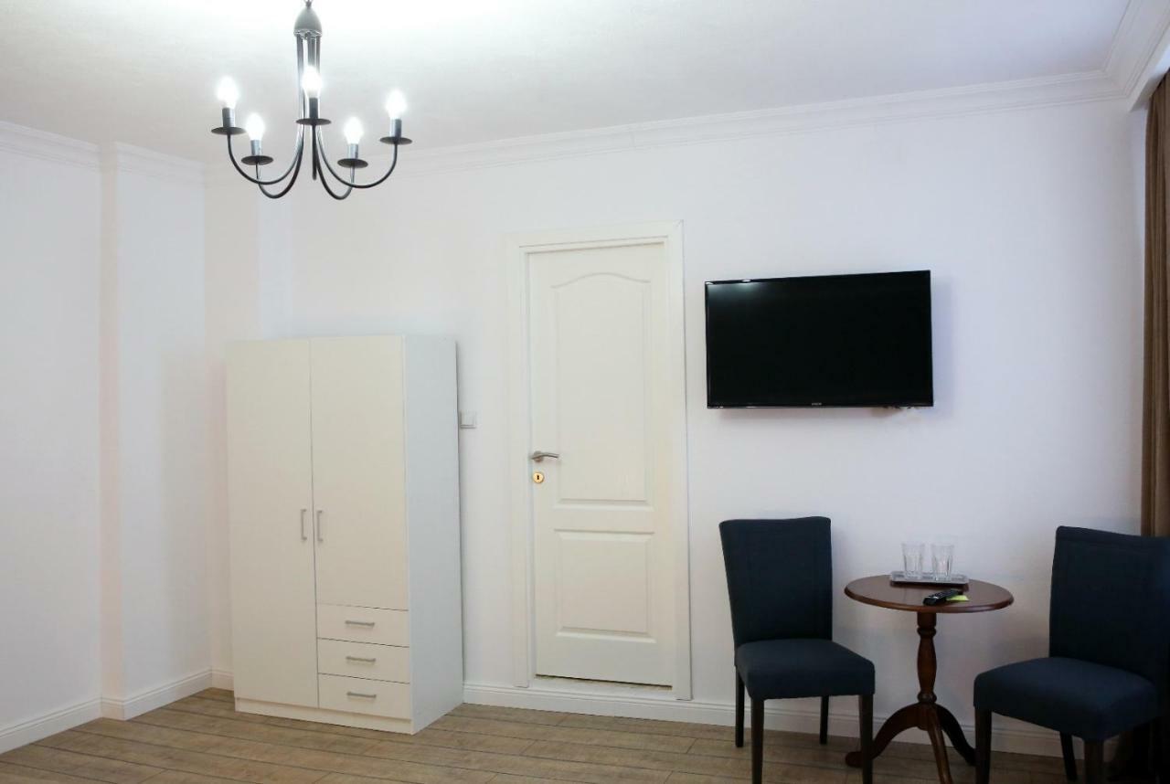 Aleea Teilor Hotel Cîmpulung Kültér fotó